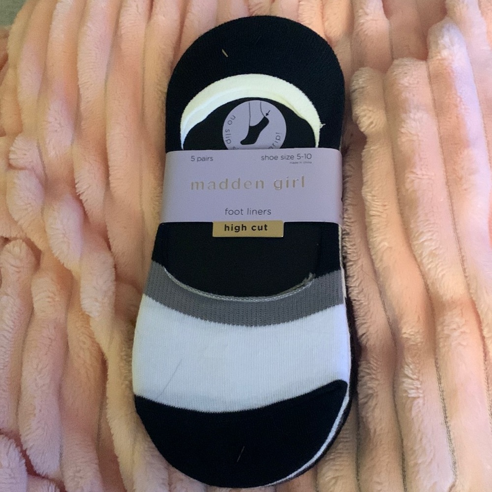 Madden girl foot liners- 5 pairs